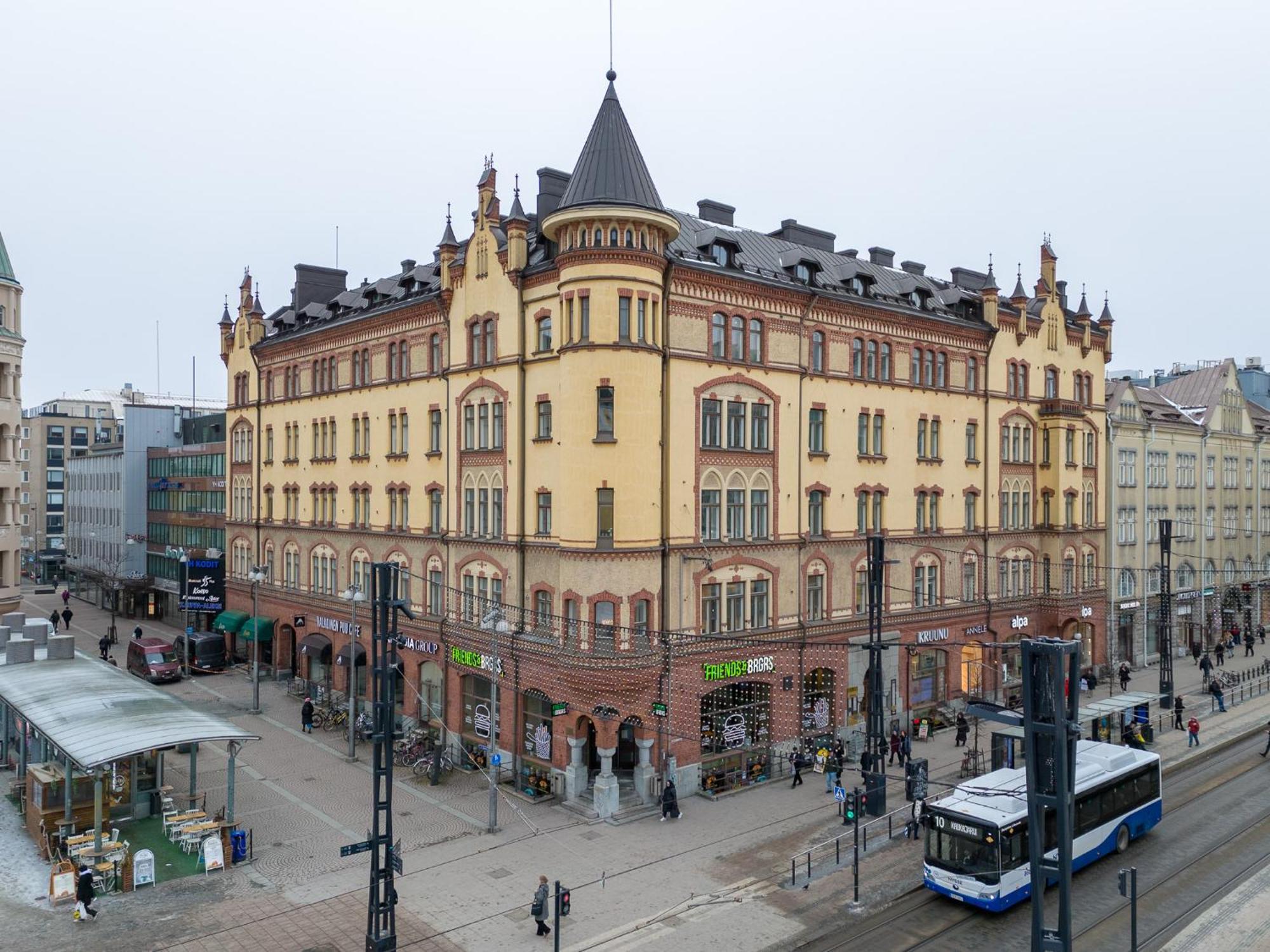 Unique In A Historical Building In Downtown Huoneisto *